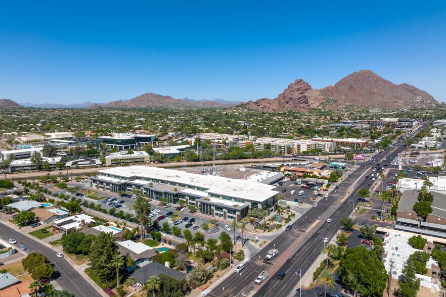 More Photos Of 3900 E Camelback Rd, Phoenix Office For Lease
