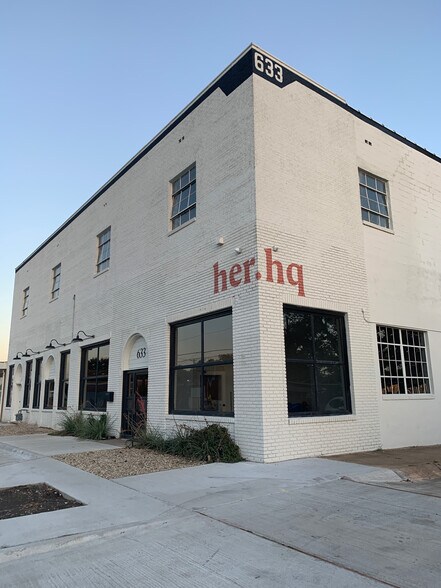 More Photos Of 633-635 W Davis St, Dallas Freestanding For Lease