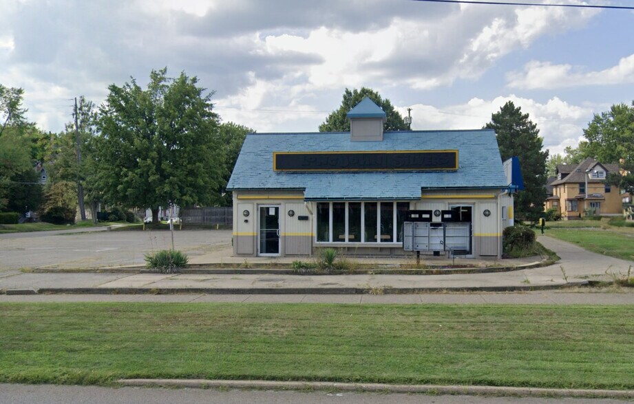 Primary Photo Of 610 Lincoln Way E, Massillon Fast Food For Lease