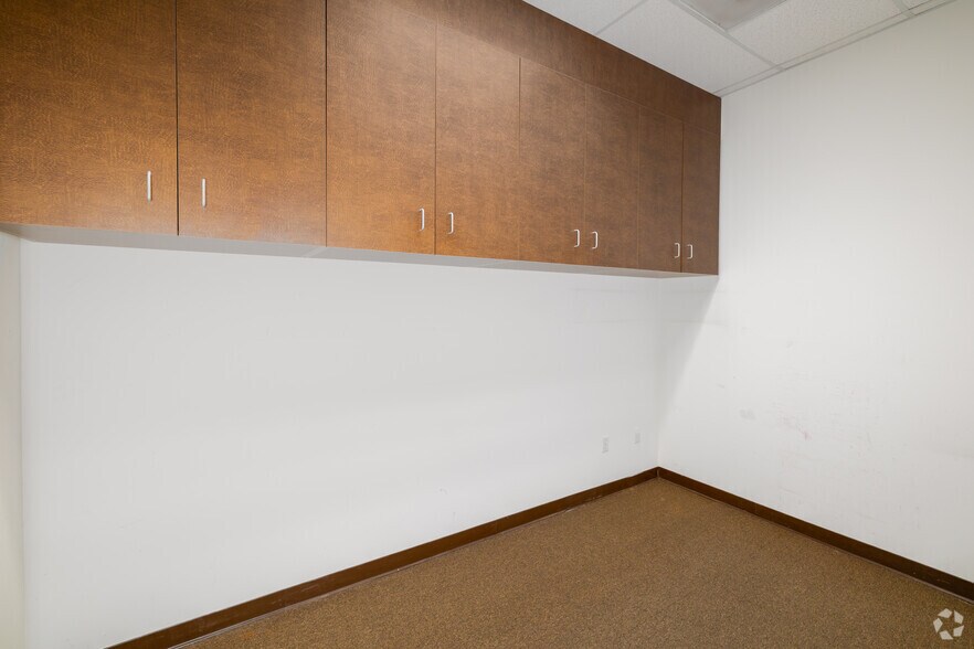 More Photos Of 351 Candelaria, Oxnard Warehouse For Sale