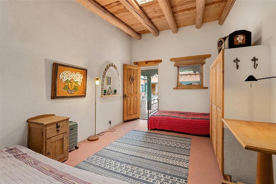 More Photos Of 18 Destierro Trail, Santa Fe Lodge Meeting Hall For Sale