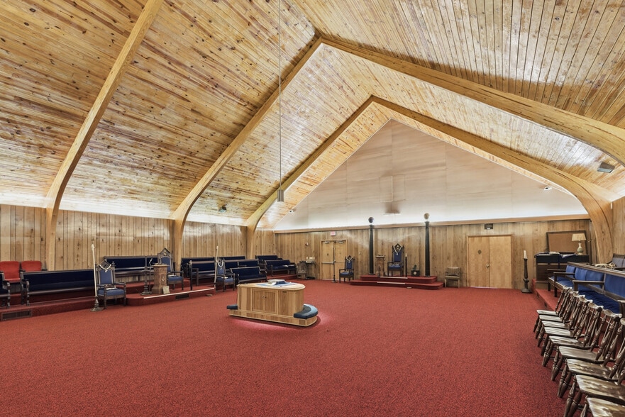 More Photos Of 81 Sprague St, Portsmouth Specialty For Sale