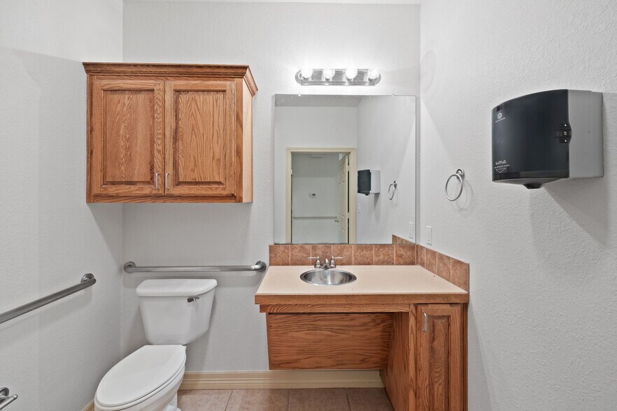 More Photos Of 3000 Joe Dimaggio Blvd, Round Rock Office Residential For Lease