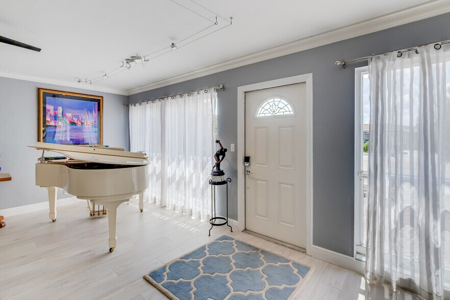 More Photos Of 1606 NE 15th Ave, Fort Lauderdale Specialty For Sale