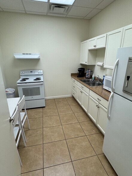 More Photos Of 5 Production Dr, Little Rock Warehouse For Lease