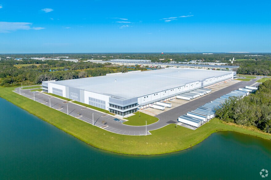 More Photos Of 2727 Henderson Way, Plant City Distribution For Lease