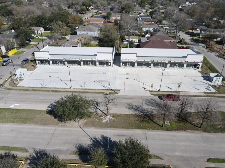 More Photos Of 5520 Gessner Rd, Houston Storefront For Lease
