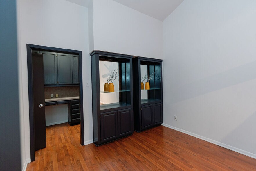 More Photos Of 2215 Midwestern Pky, Wichita Falls Medical For Lease