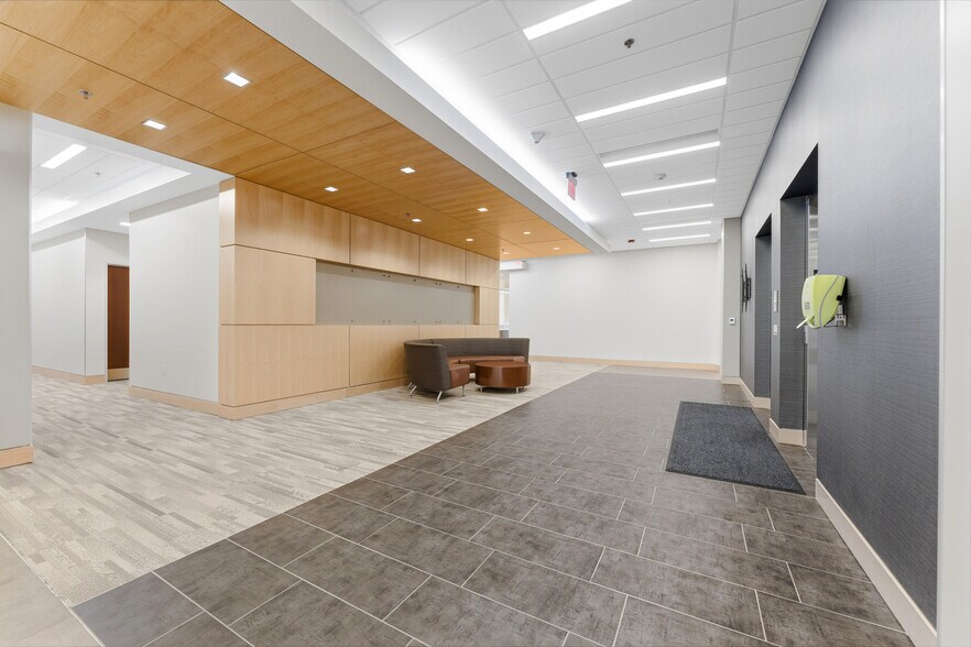 More Photos Of 423 Fortress Blvd, Morgantown Office For Sale