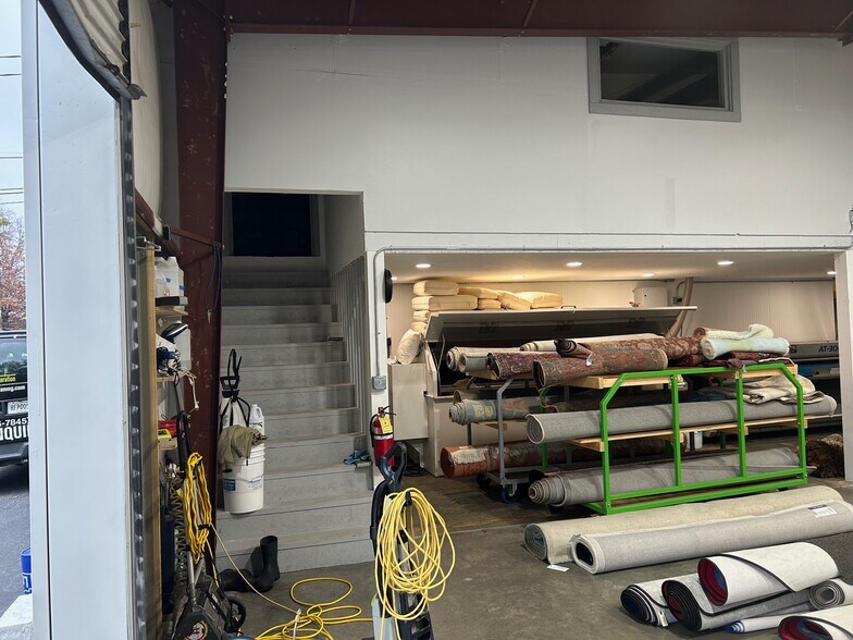 More Photos Of 1905 Airport Industrial Park Dr, Marietta Manufacturing For Lease