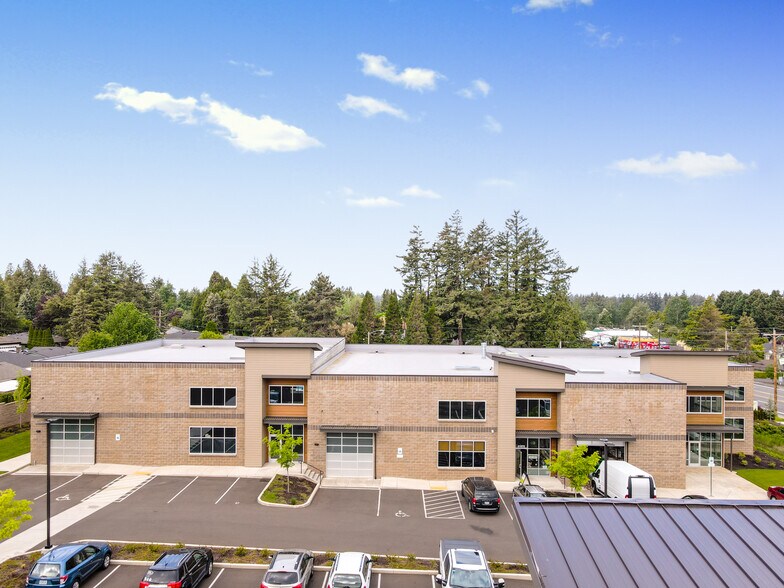 More Photos Of 21600 SE Stark St, Gresham Service For Lease
