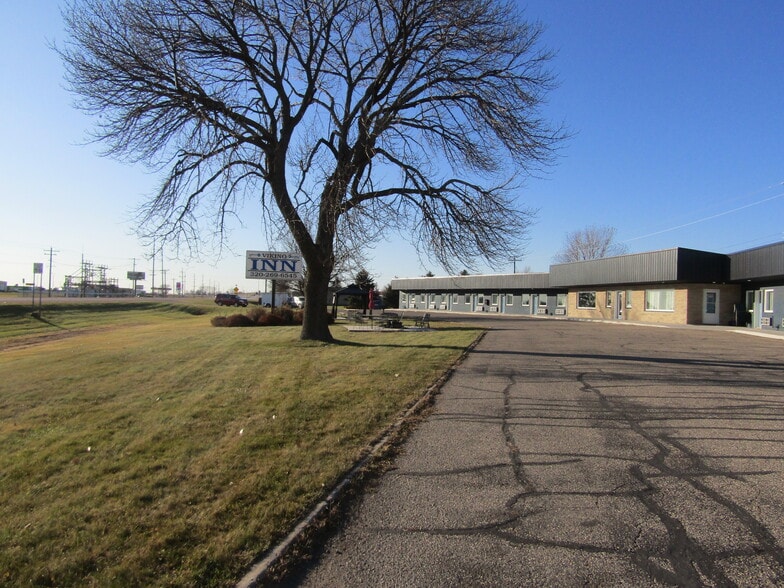 More Photos Of 300 Highway 7, Clara City Hotel For Sale