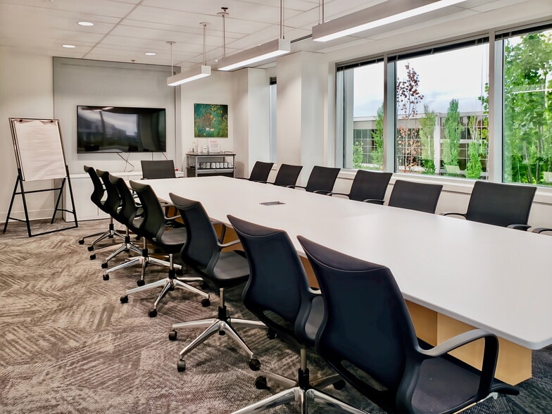 More Photos Of 160 Quarry Park Blvd SE, Calgary Coworking Space