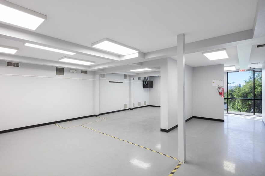 More Photos Of 2630 Business Park Dr, Vista Manufacturing For Sale