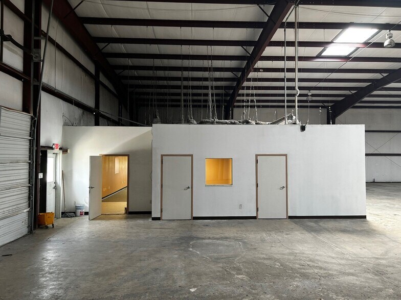 More Photos Of 111 E McCarty Ln, San Marcos Industrial For Lease