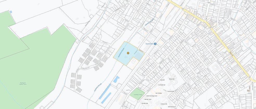 More Photos Of 300 W Stiger St, Hackettstown Distribution For Lease