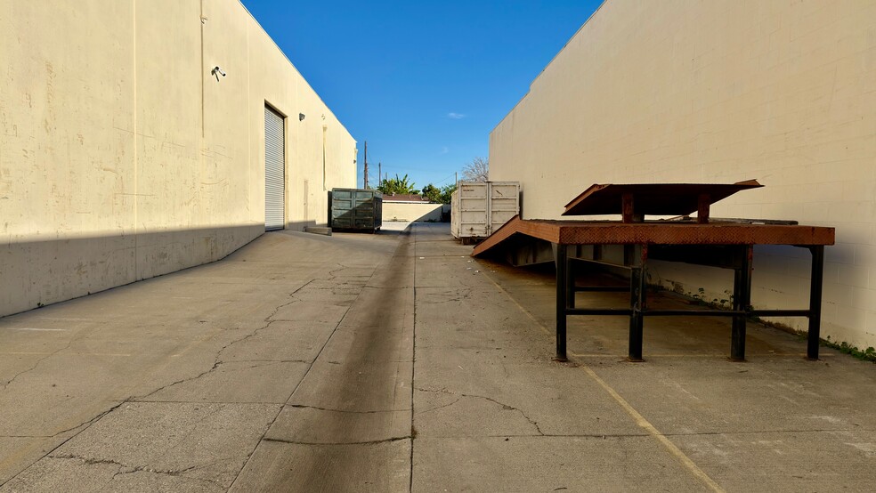 More Photos Of 2212-2312 Edwards Ave, South El Monte Manufacturing For Lease