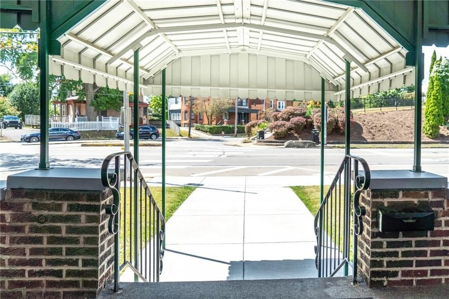 More Photos Of 2860 Perrysville Ave, Pittsburgh Funeral Home For Sale