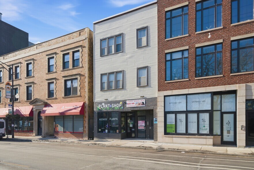 More Photos Of 3240 N Clark St, Chicago Apartments For Sale