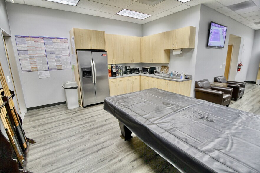 More Photos Of 3600-3608 Ocean Ranch Blvd, Oceanside Warehouse For Sale
