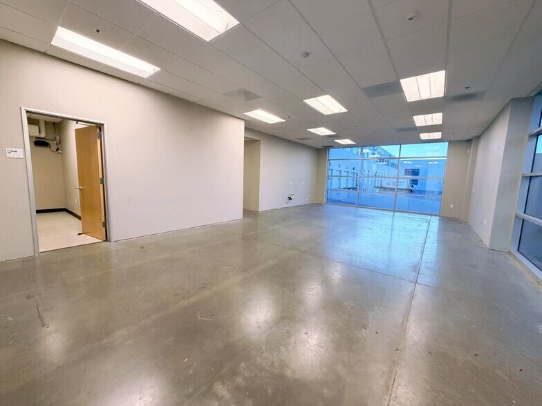 More Photos Of 886 S Azusa Ave, City of Industry Industrial For Lease