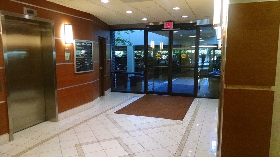 Primary Photo Of 301 Maple Ave W, Vienna Medical For Sale