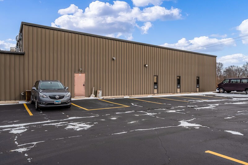 More Photos Of 13647 Metric Rd, Roscoe Industrial For Lease