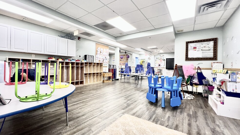 More Photos Of 205 Market Pl, Roswell Schools For Sale