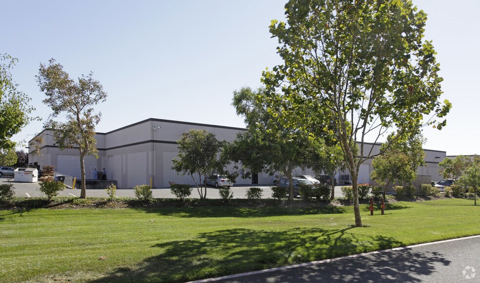 More Photos Of 460-480 Technology Way, Napa Flex For Lease