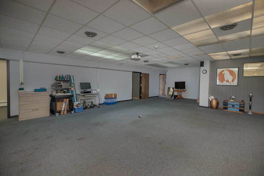 More Photos Of 307 E Center St, Rochester Office For Sale