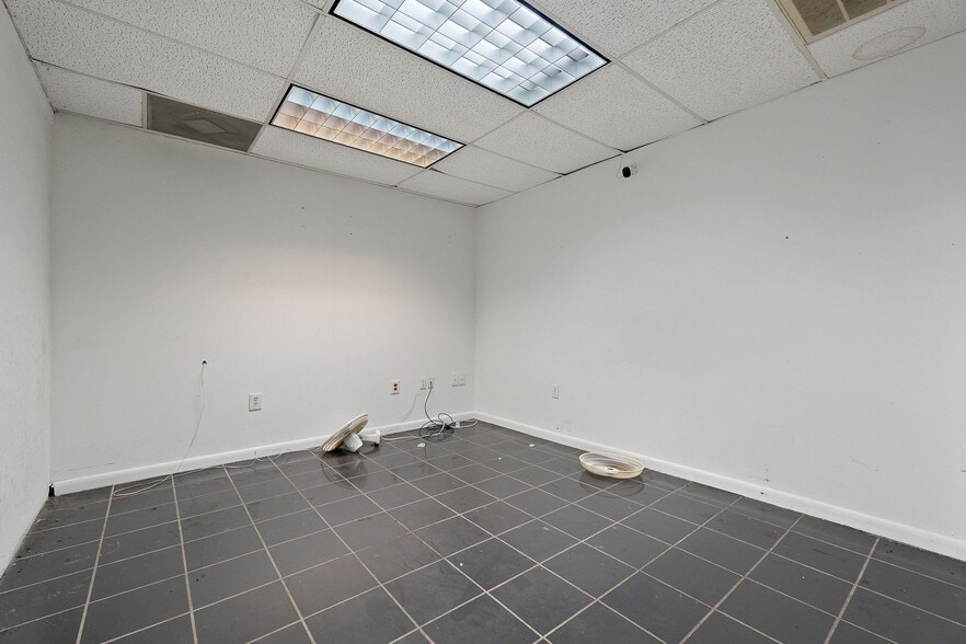 More Photos Of 170 Mayberry St, Sparta Industrial For Lease