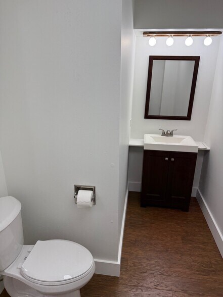 More Photos Of 244 E US Highway 69, Claycomo Office For Lease