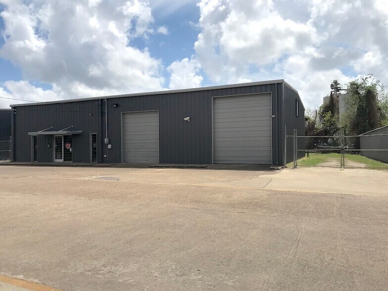 More Photos Of 51-89 Sawyer St, Beaumont Flex For Sale