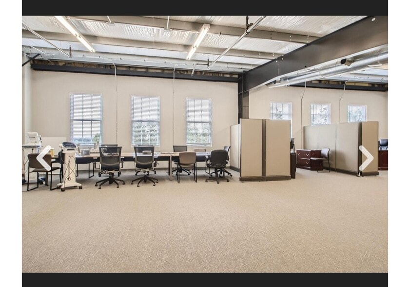 More Photos Of 1227 Lakeview Dr, Franklin Storefront Retail Office For Lease
