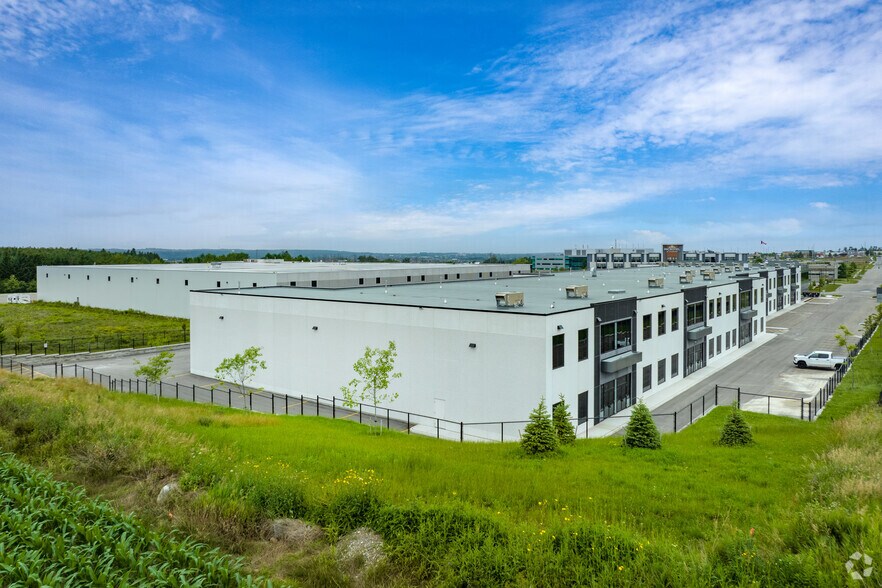 More Photos Of 45 Eric T Smith Way, Aurora Warehouse For Lease