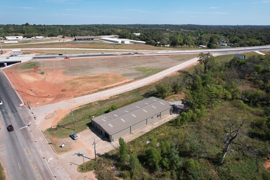 More Photos Of 5220 S Anderson Rd, Oklahoma City Manufacturing For Lease