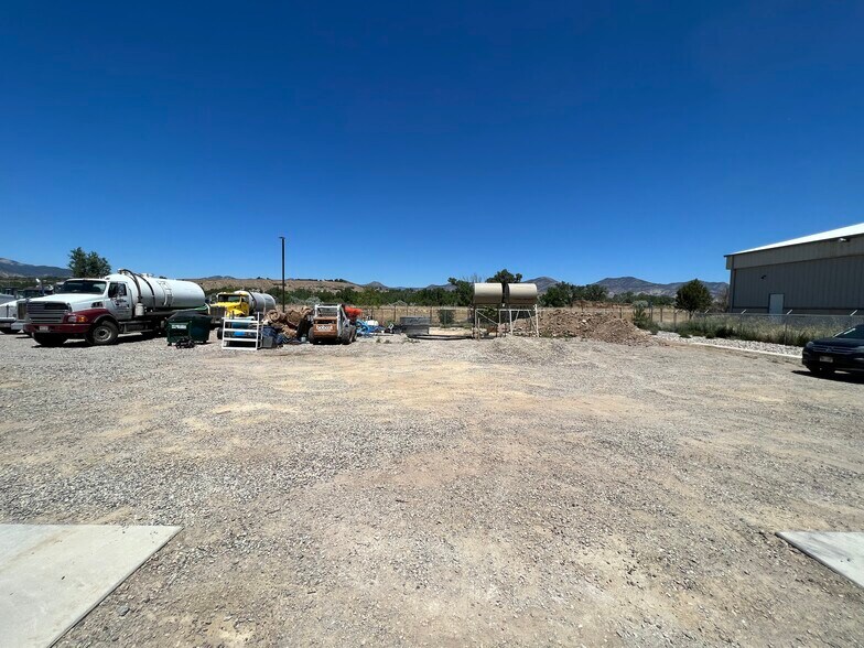 More Photos Of 1944 Airport Rd, Rifle Warehouse For Lease