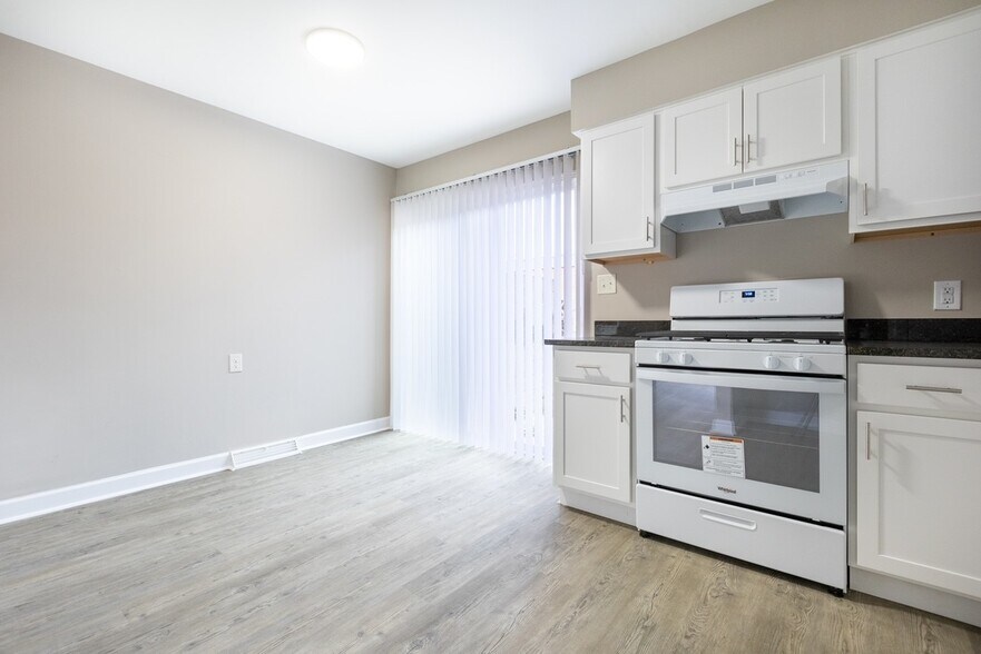 More Photos Of 5828 N Meadows Blvd, Columbus Apartments For Sale