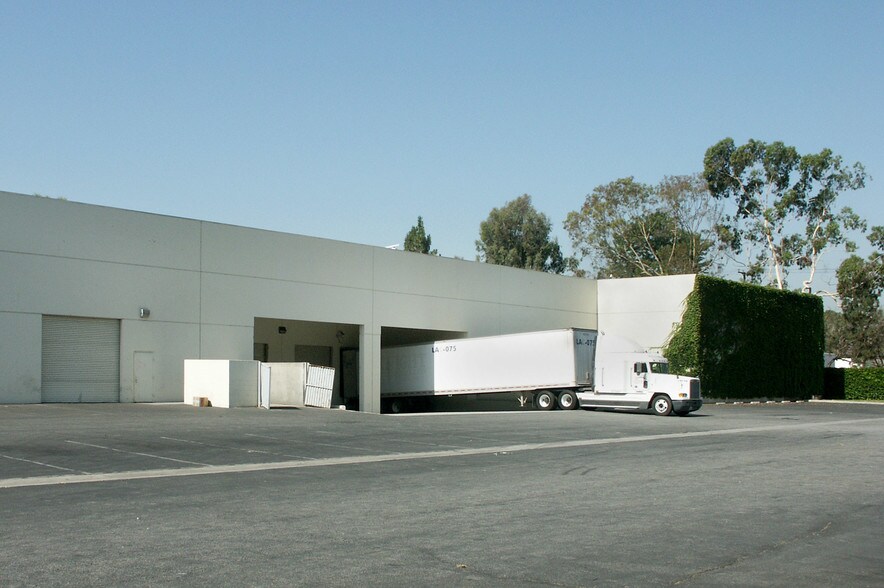 More Photos Of 13013-13017 166th St, Cerritos Warehouse For Lease