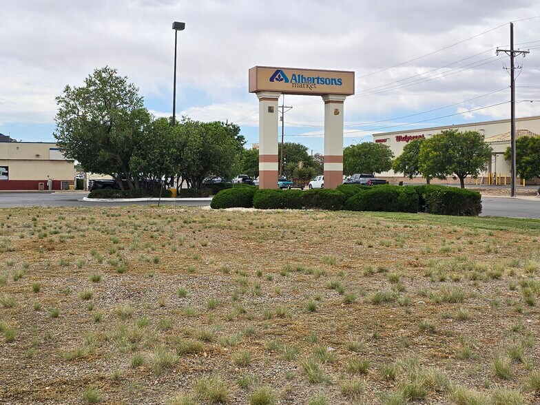 More Photos Of 1100 Block Main Street St, Roswell Land For Sale