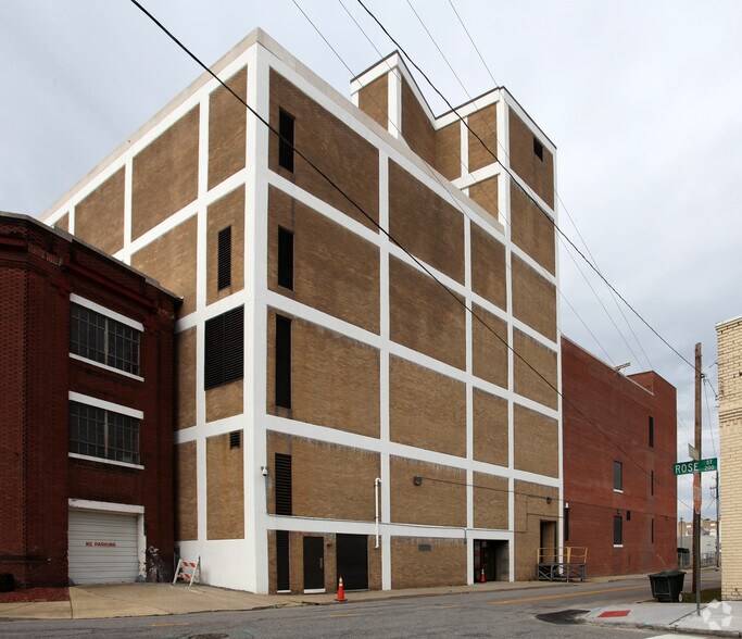 More Photos Of 143 N Washington St, Rocky Mount Office For Sale