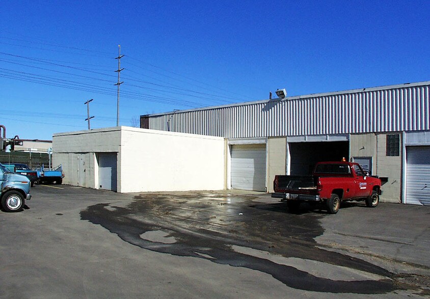 More Photos Of 27355-27401 Tungsten Rd, Euclid Warehouse For Sale