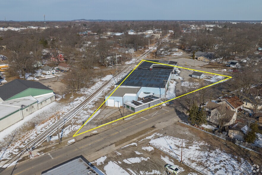 More Photos Of 2517 6th St, Muskegon Warehouse For Lease