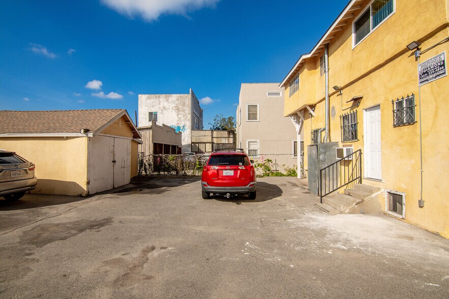 More Photos Of 1820 W 11th St, Los Angeles Apartments For Sale