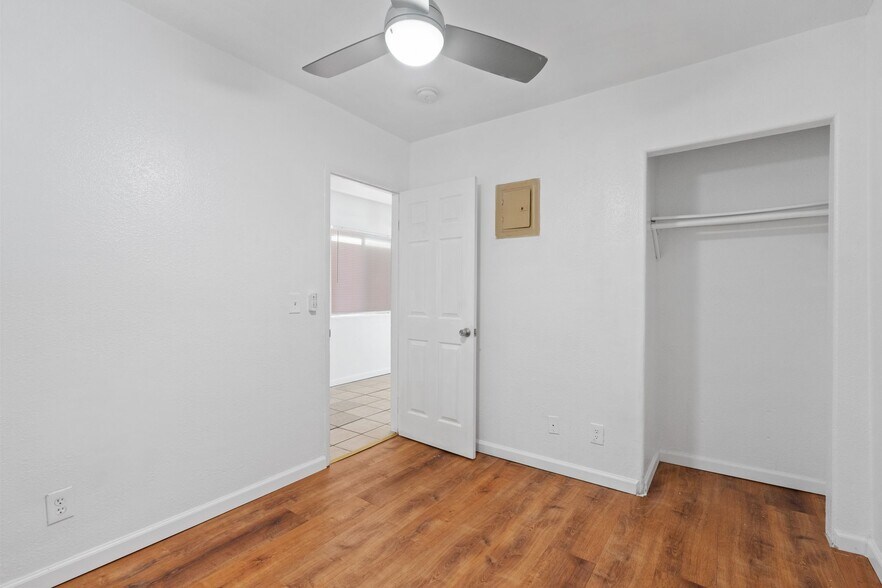 More Photos Of 405-411 1/2 E Esther St, Long Beach Apartments For Sale