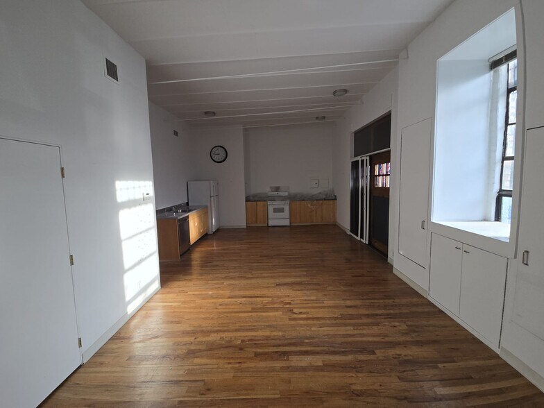 More Photos Of 129 11th St, Brooklyn Manufacturing For Lease