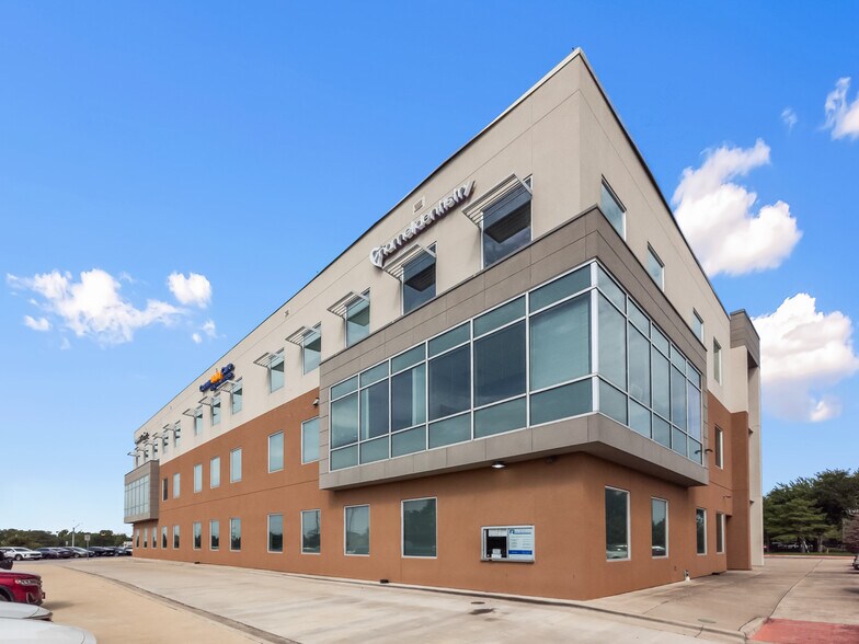 More Photos Of 14008 Shadowglen Blvd, Manor Medical For Sale