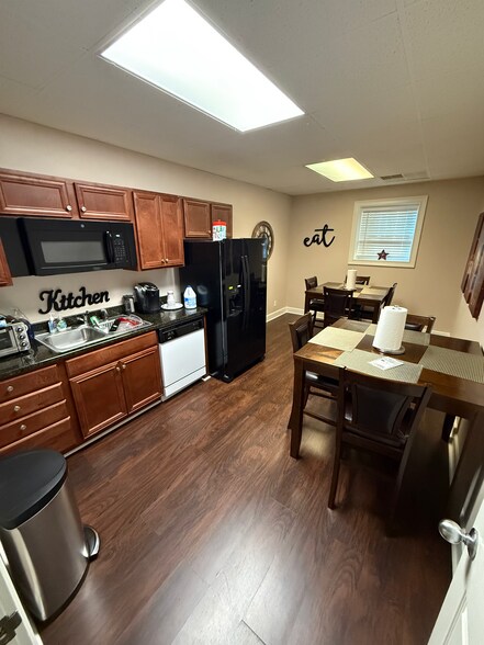 More Photos Of 1827 Powers Ferry Rd SE, Atlanta Office For Sale