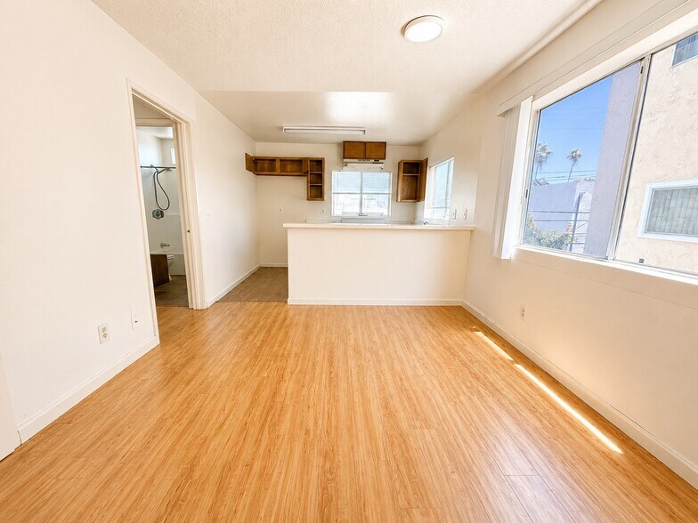 More Photos Of 810 S Berendo St, Los Angeles Apartments For Sale