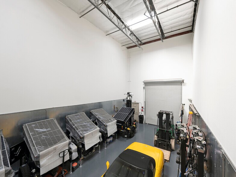 More Photos Of 1211 Flynn Rd, Camarillo Warehouse For Sale